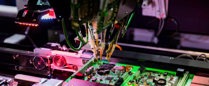 Computer robot makes micro chip