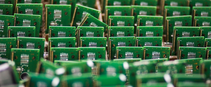 Rows of semiconductor/chip technology