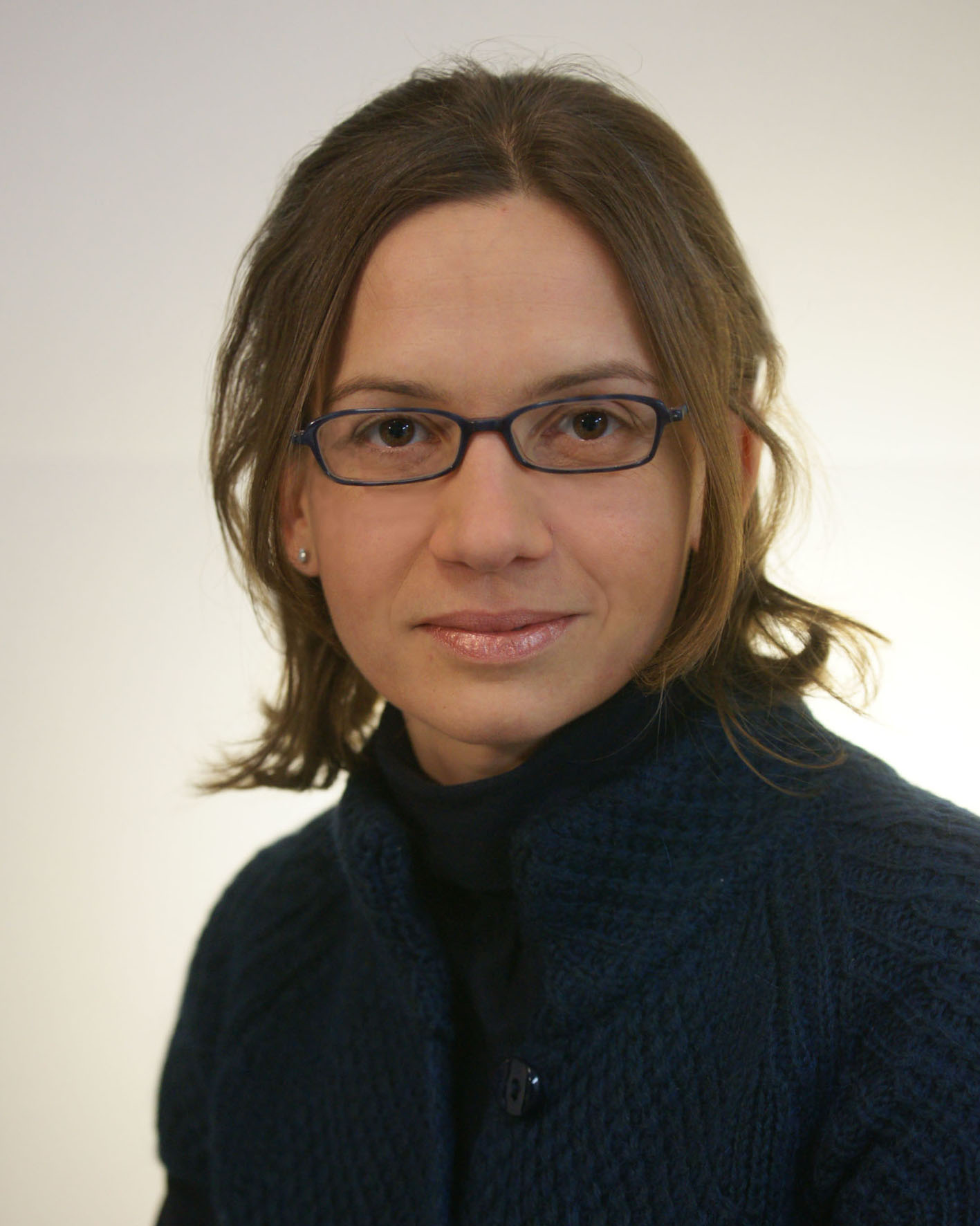 Headshot of Dr Laura Anselmi.