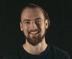 A profile picture of Dr Christopher Bowden.